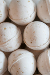 Oatmeal Milk & Honey Bath Bomb