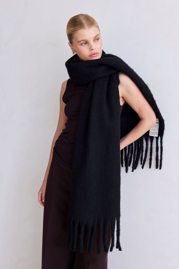 The Reykjavik Scarf w/ Wool Black