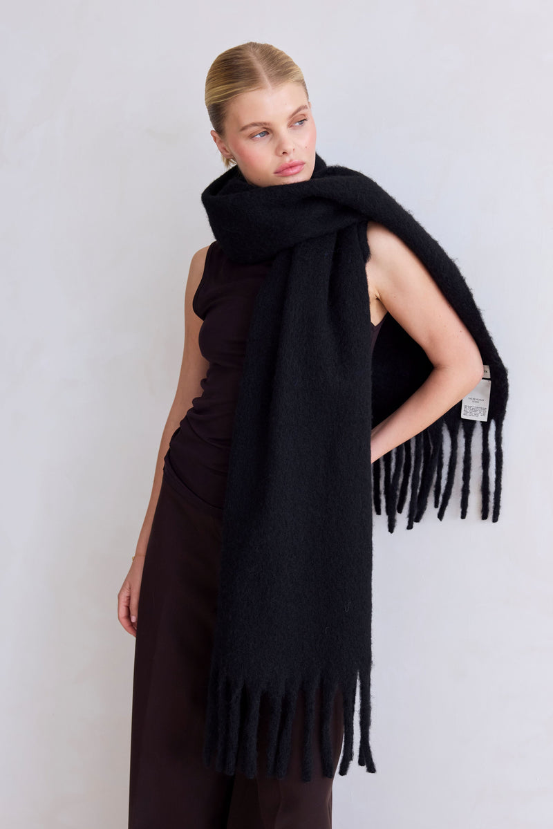 The Reykjavik Scarf w/ Wool Black