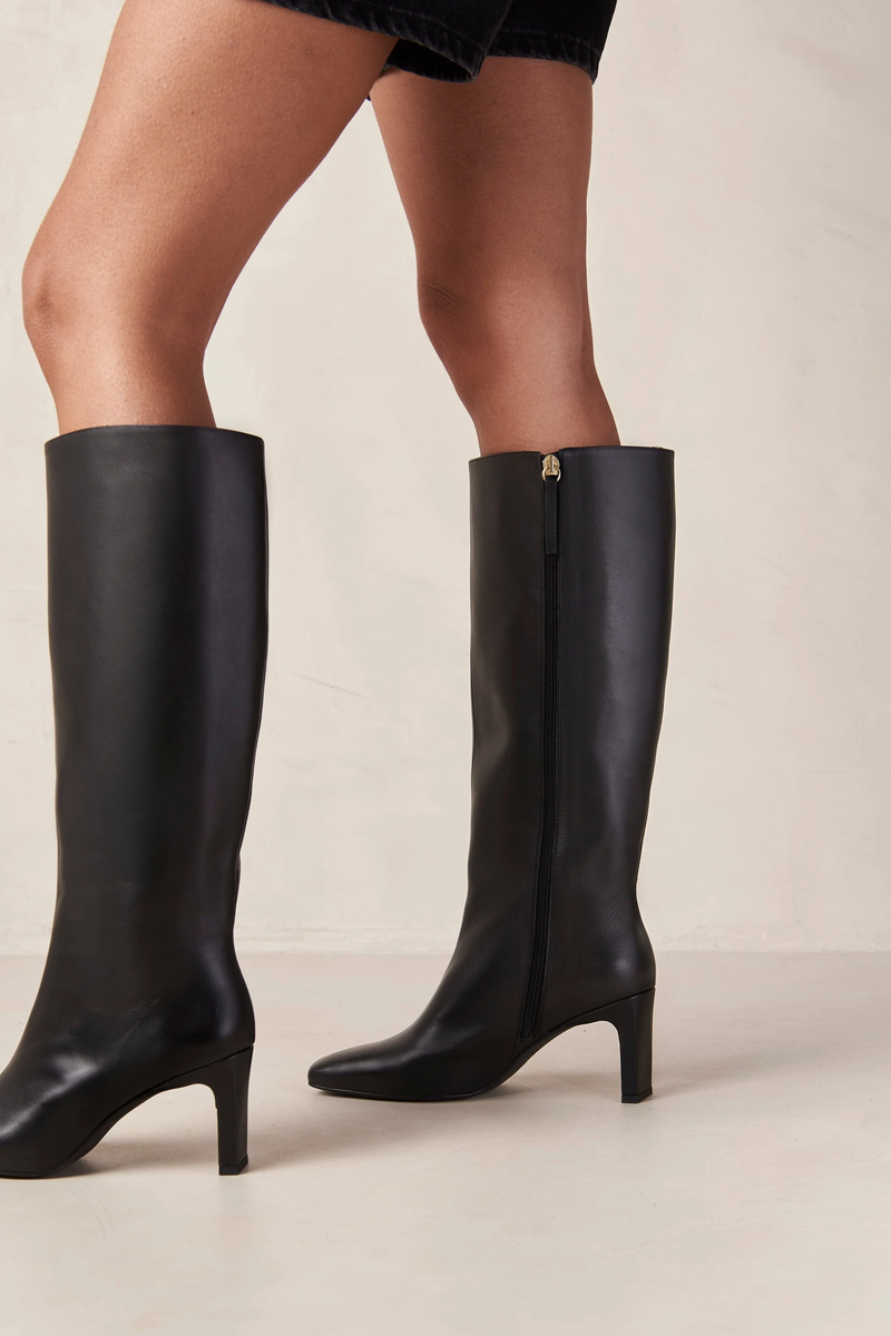 Isoble Black Leather Boots