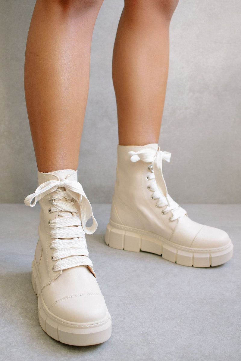 Can Can Boot Beige