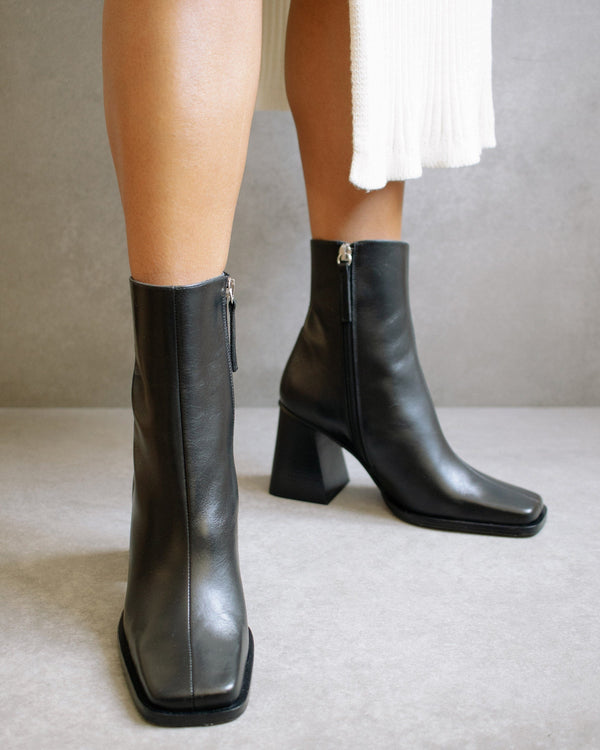 South Boot Black