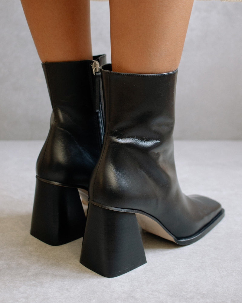 South Boot Black