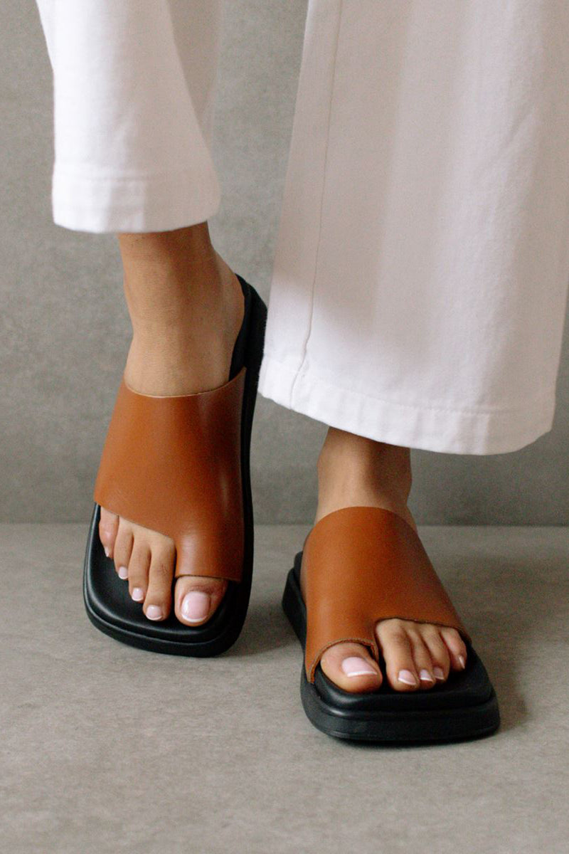 Toe Ring Sandal Tan