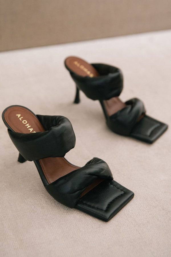 Twist Strap Sandal Black